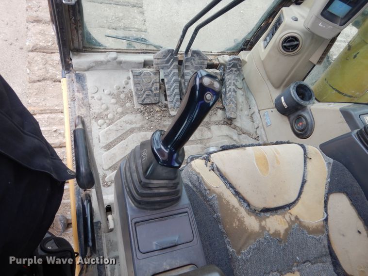 image for item EC9235 2005 Caterpillar 330C L excavator