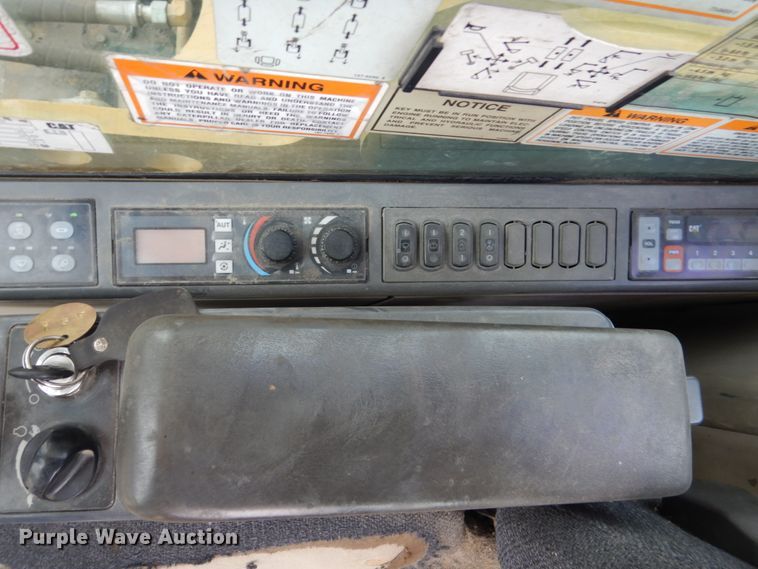 image for item EC9235 2005 Caterpillar 330C L excavator