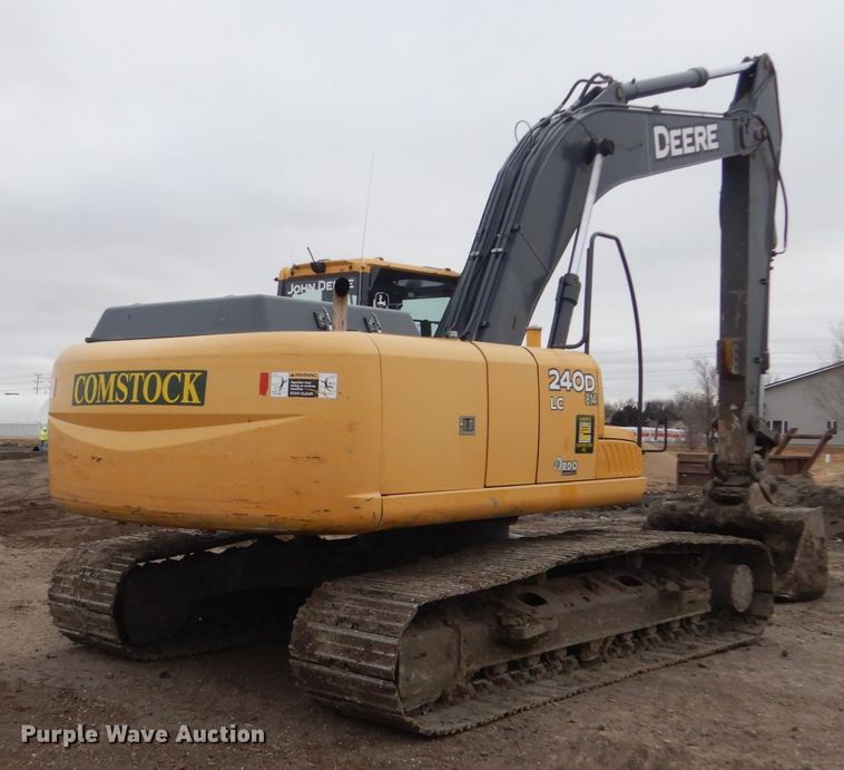 image for item EC9236 2006 John Deere 240D LC excavator
