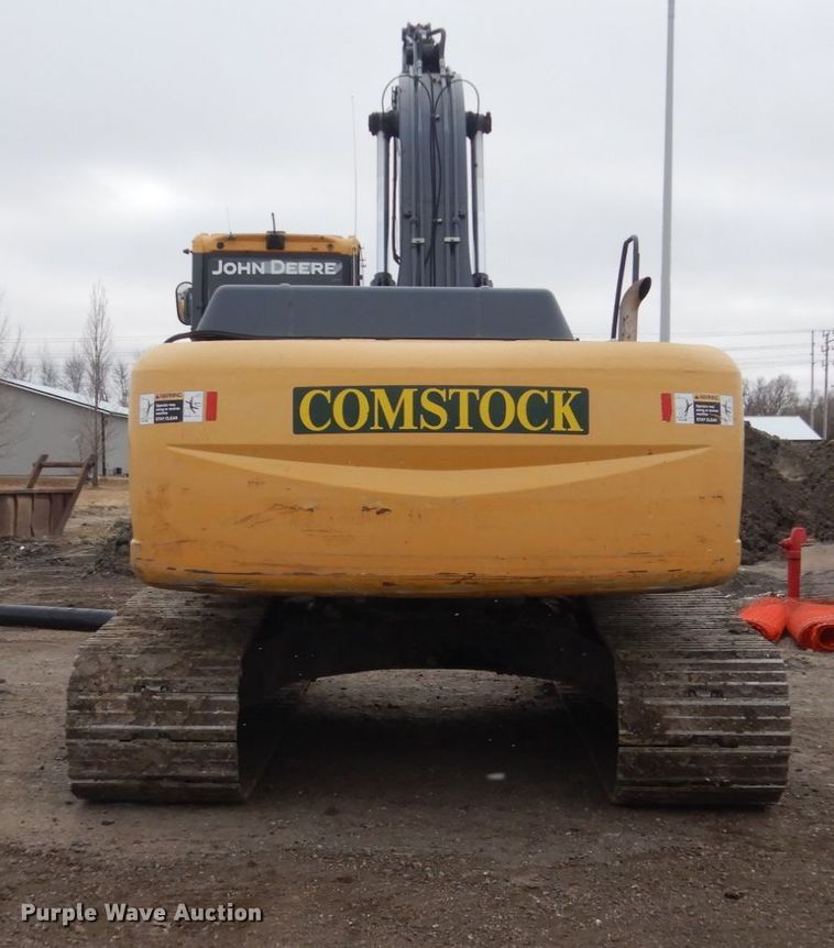 image for item EC9236 2006 John Deere 240D LC excavator