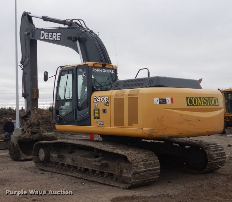 image for item EC9236 2006 John Deere 240D LC excavator