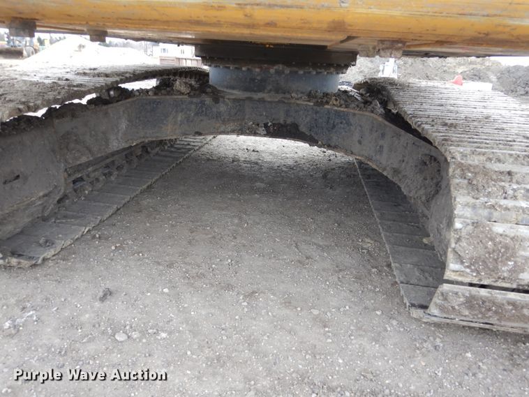 image for item EC9236 2006 John Deere 240D LC excavator