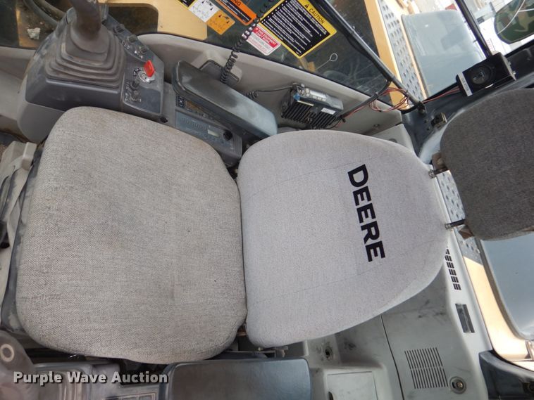 image for item EC9236 2006 John Deere 240D LC excavator