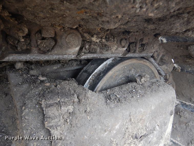 image for item EC9236 2006 John Deere 240D LC excavator