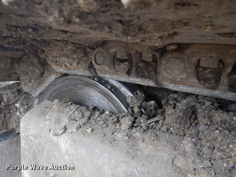 image for item EC9236 2006 John Deere 240D LC excavator