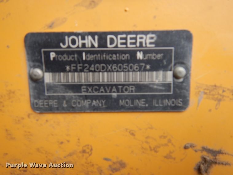 image for item EC9236 2006 John Deere 240D LC excavator