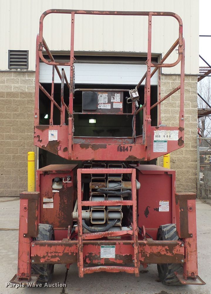 image for item EF9605 2007 Mec 3772RT scissor lift