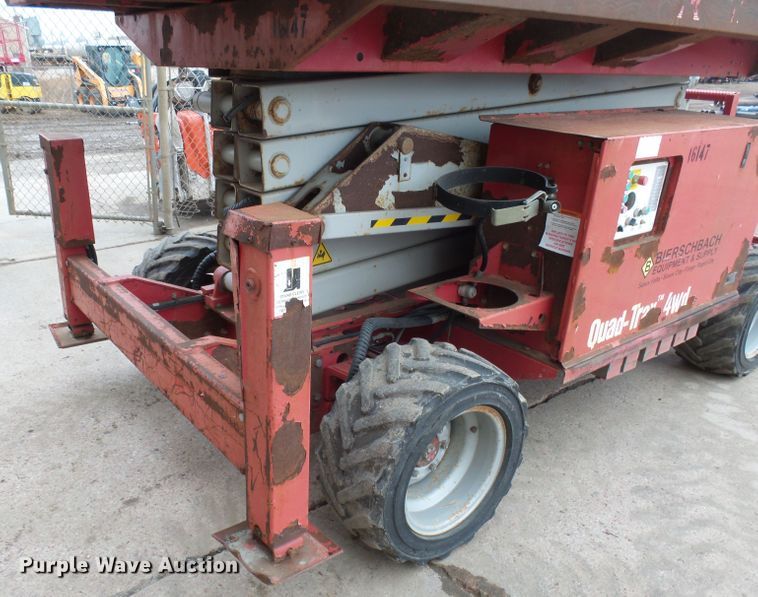 image for item EF9605 2007 Mec 3772RT scissor lift