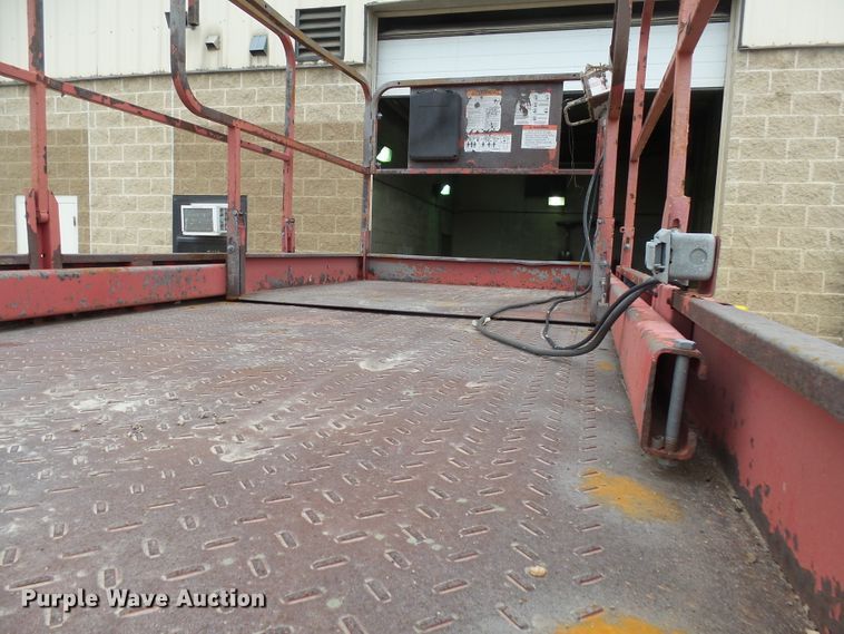 image for item EF9605 2007 Mec 3772RT scissor lift