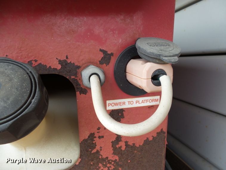 image for item EF9605 2007 Mec 3772RT scissor lift