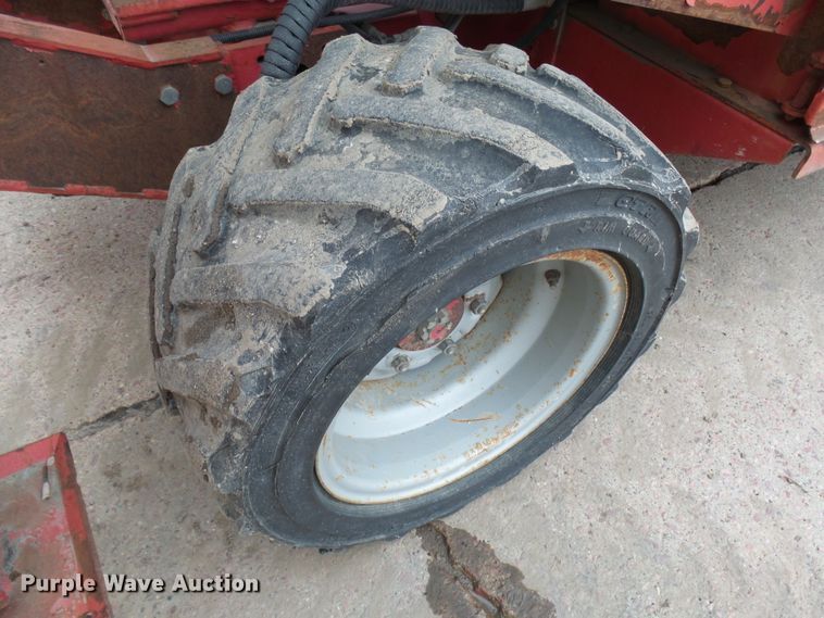 image for item EF9605 2007 Mec 3772RT scissor lift