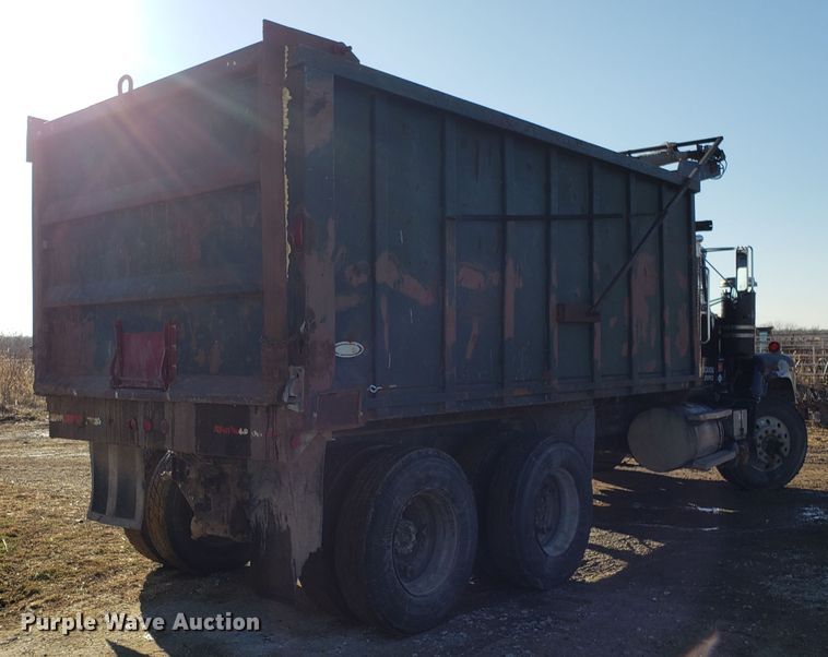 image for item ET9992 1985 Mack RS686LS dump truck