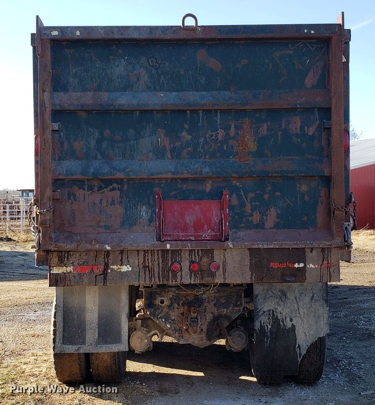 image for item ET9992 1985 Mack RS686LS dump truck