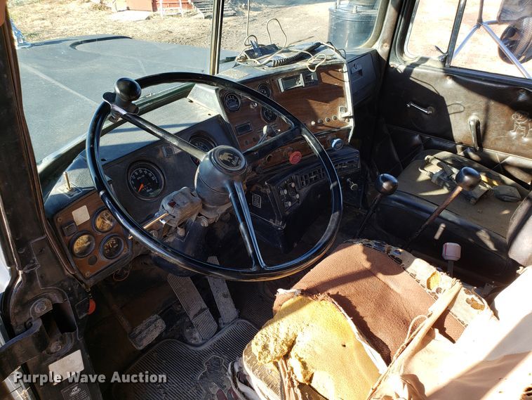 image for item ET9992 1985 Mack RS686LS dump truck