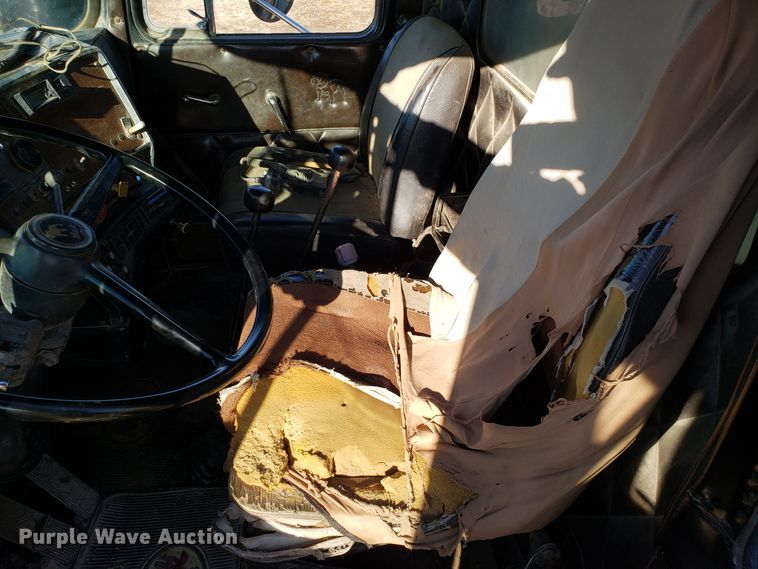 image for item ET9992 1985 Mack RS686LS dump truck