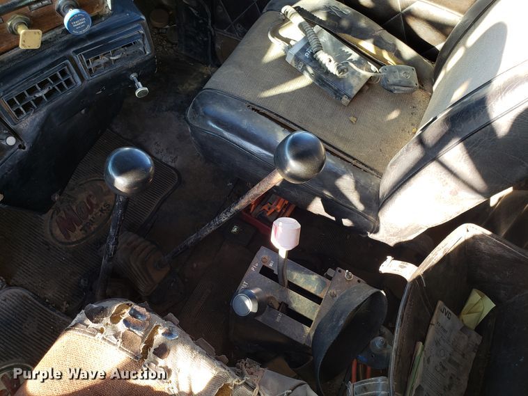 image for item ET9992 1985 Mack RS686LS dump truck