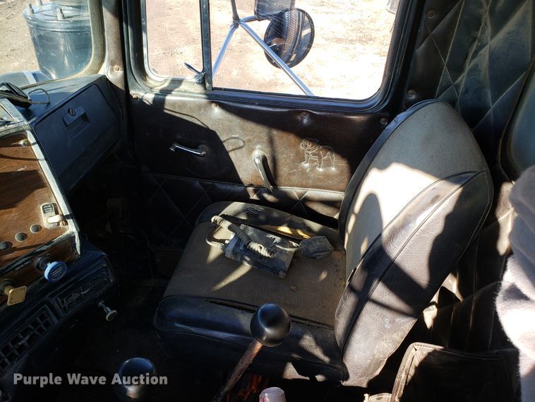 image for item ET9992 1985 Mack RS686LS dump truck