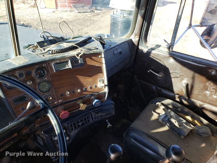 image for item ET9992 1985 Mack RS686LS dump truck