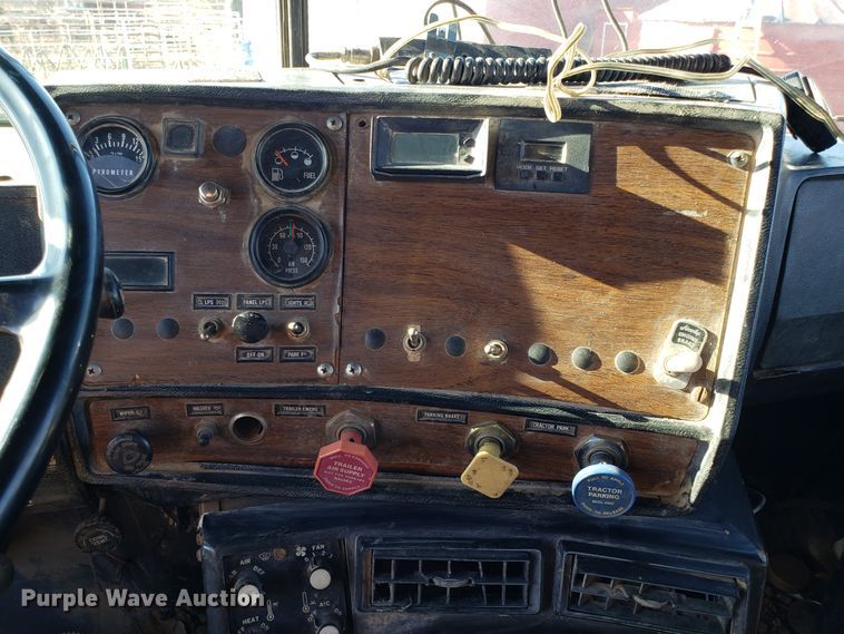 image for item ET9992 1985 Mack RS686LS dump truck