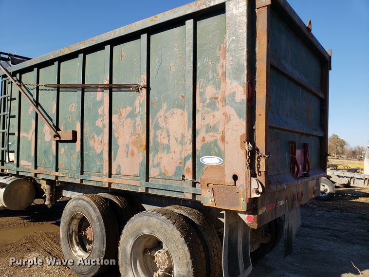 image for item ET9992 1985 Mack RS686LS dump truck