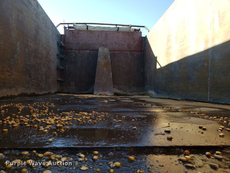 image for item ET9992 1985 Mack RS686LS dump truck