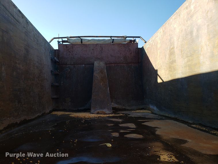 image for item ET9992 1985 Mack RS686LS dump truck