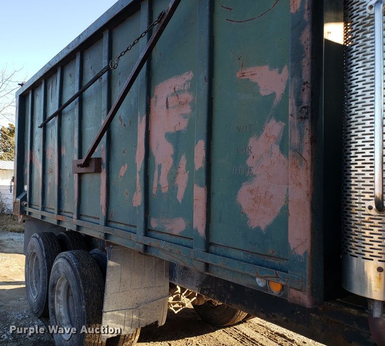 image for item ET9992 1985 Mack RS686LS dump truck