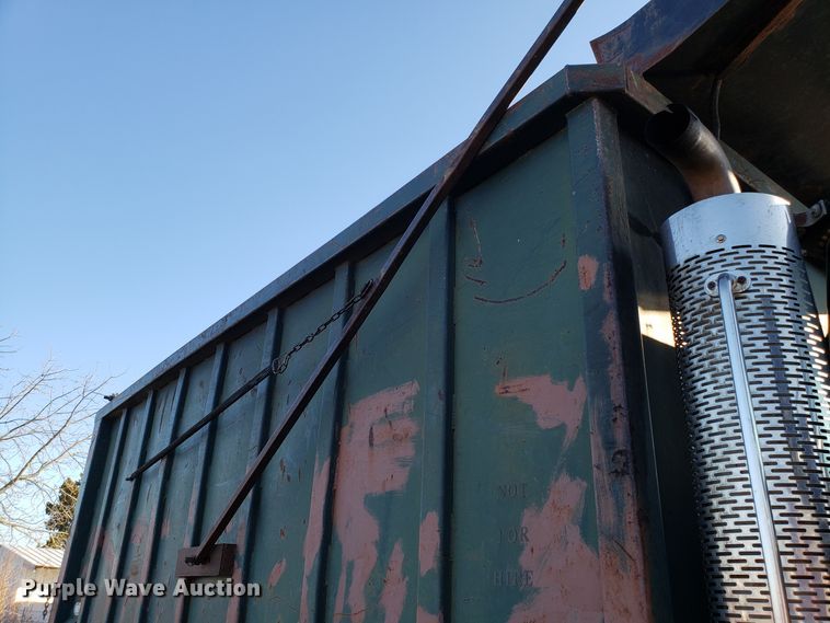 image for item ET9992 1985 Mack RS686LS dump truck