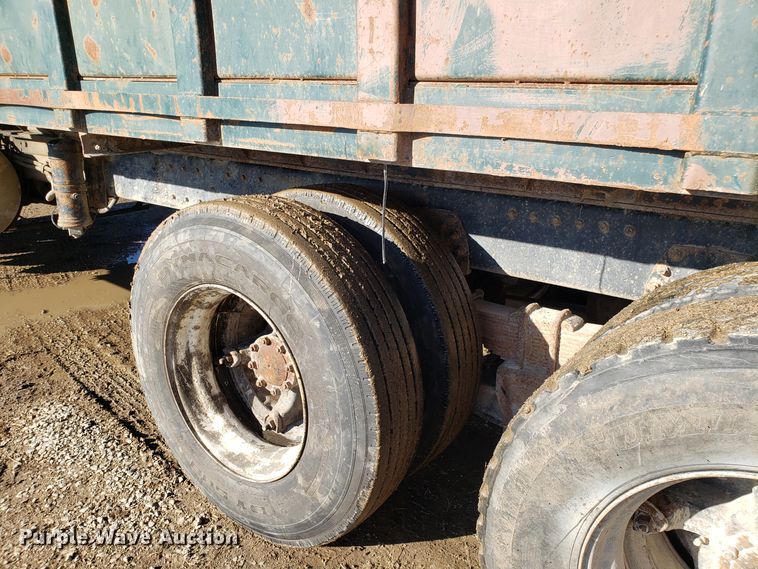 image for item ET9992 1985 Mack RS686LS dump truck