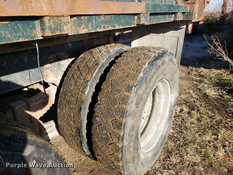 image for item ET9992 1985 Mack RS686LS dump truck