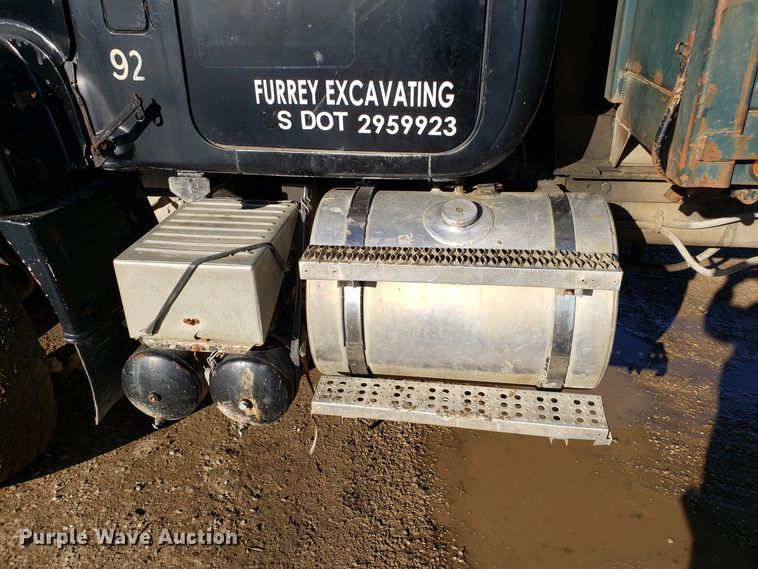 image for item ET9992 1985 Mack RS686LS dump truck