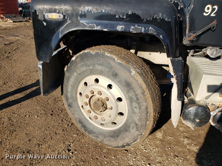 image for item ET9992 1985 Mack RS686LS dump truck