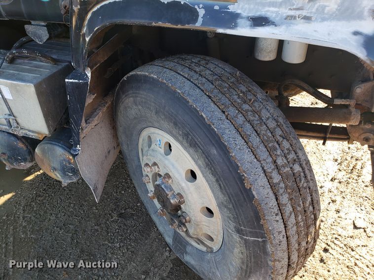 image for item ET9992 1985 Mack RS686LS dump truck