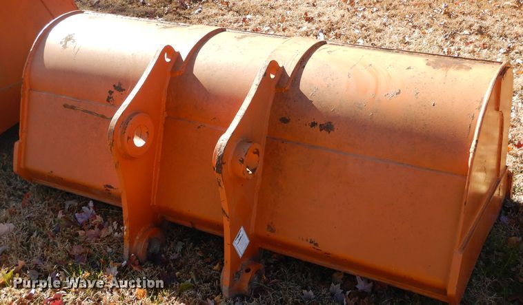 image for item EY9355 77"W excavator bucket
