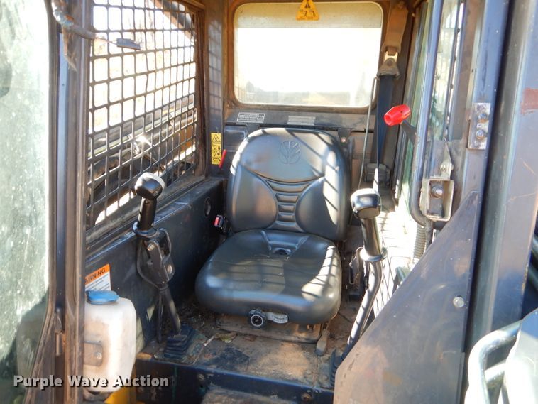 image for item EY9357 2006 New Holland C185 skid steer