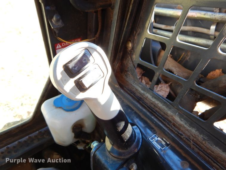 image for item EY9357 2006 New Holland C185 skid steer