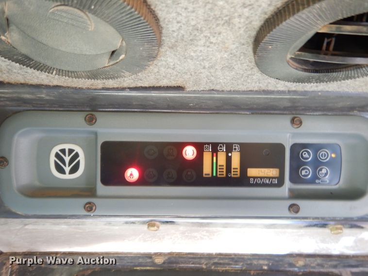 image for item EY9357 2006 New Holland C185 skid steer