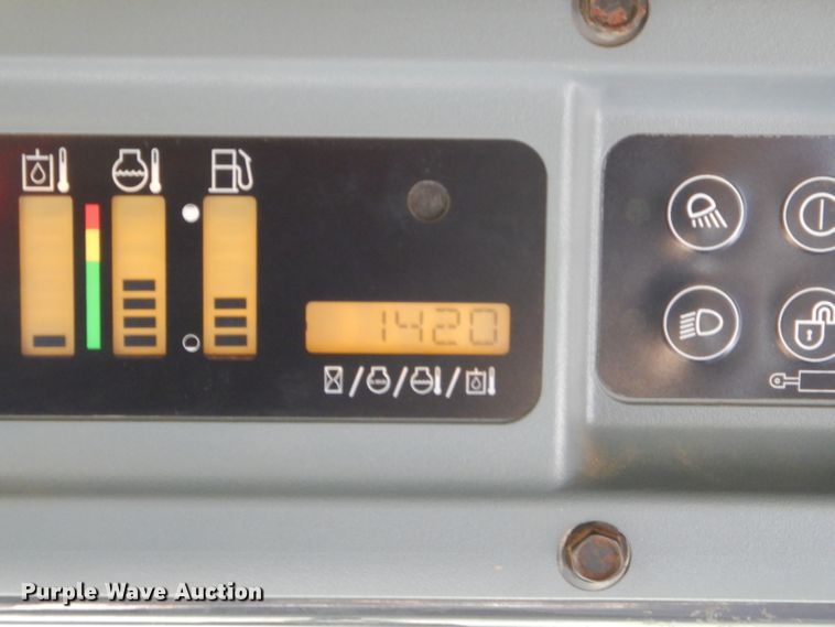 image for item EY9357 2006 New Holland C185 skid steer