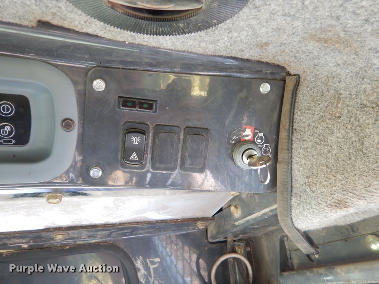 image for item EY9357 2006 New Holland C185 skid steer