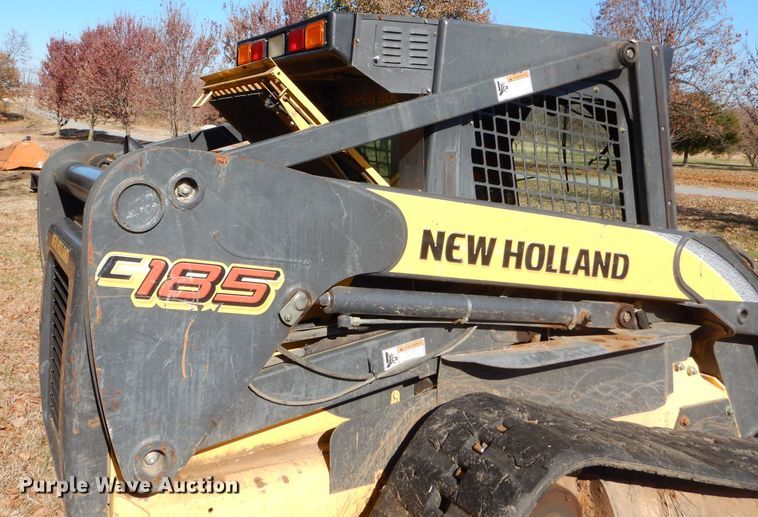 image for item EY9357 2006 New Holland C185 skid steer