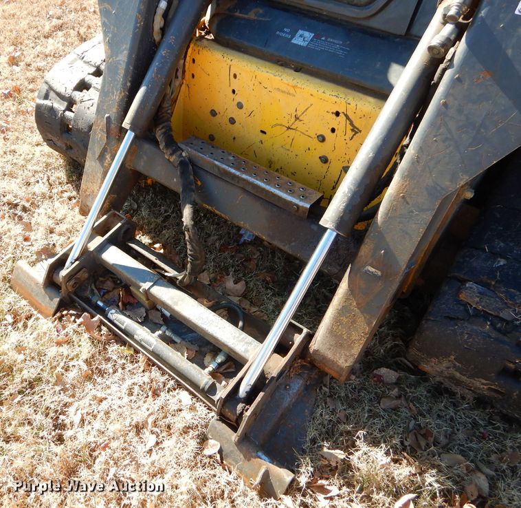 image for item EY9357 2006 New Holland C185 skid steer