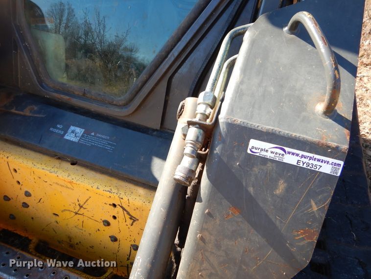 image for item EY9357 2006 New Holland C185 skid steer