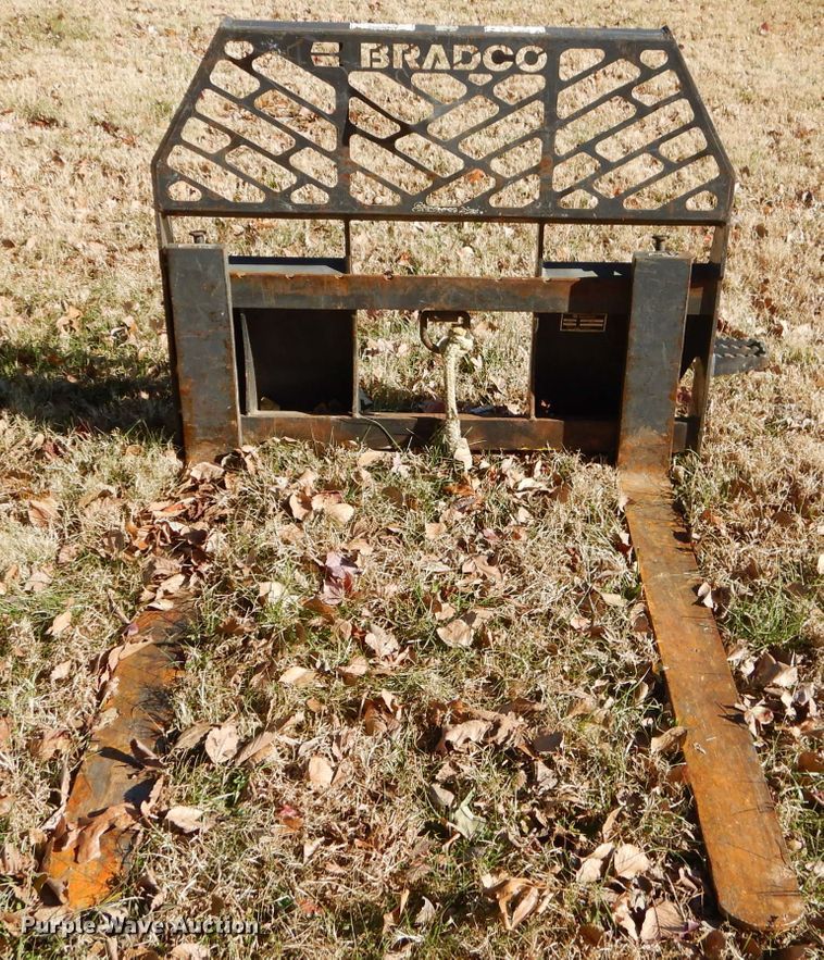 image for item EY9358 Bradco 16870 skid steer pallet forks