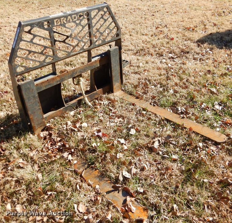 image for item EY9358 Bradco 16870 skid steer pallet forks