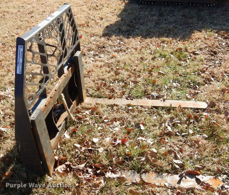 image for item EY9358 Bradco 16870 skid steer pallet forks