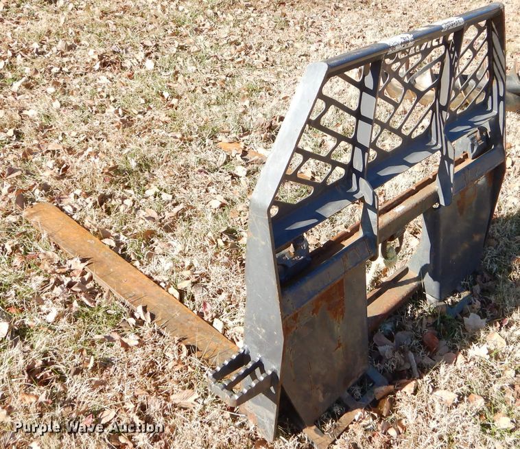 image for item EY9358 Bradco 16870 skid steer pallet forks