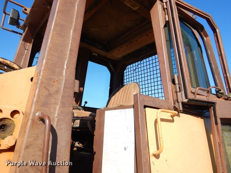 image for item EY9361 1988 Case 1155E track loader