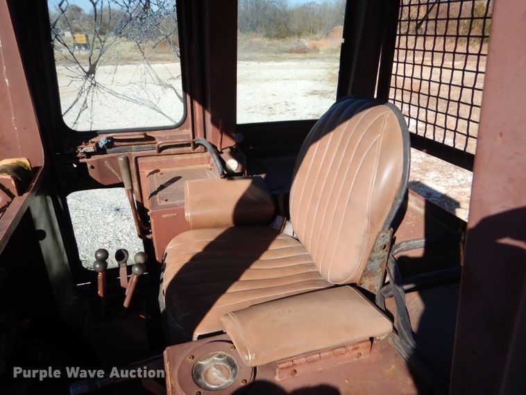 image for item EY9361 1988 Case 1155E track loader