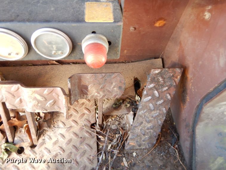 image for item EY9361 1988 Case 1155E track loader