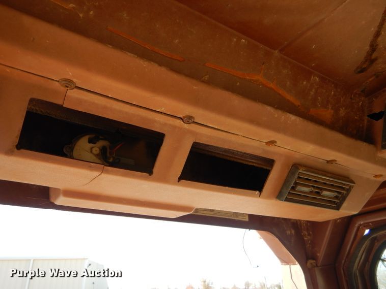 image for item EY9361 1988 Case 1155E track loader